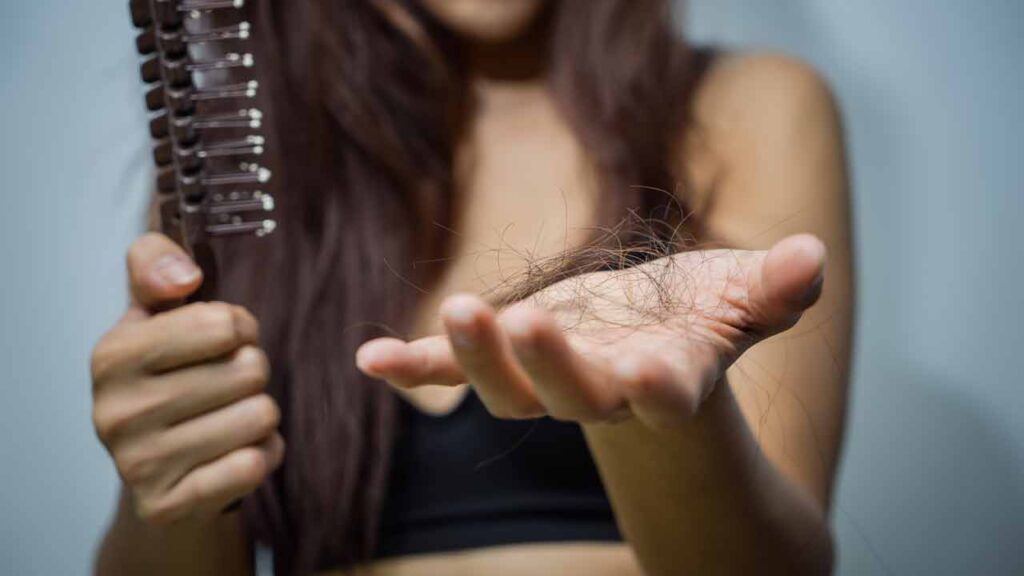 علت ریزش مو در رژیم لاغری